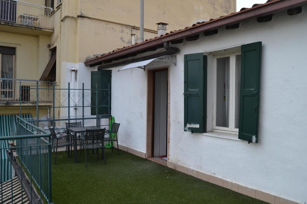 Gabrielli Rooms Et Apartments Sant Antonio Alloggio 4 M0230914084 Verona Exterior foto