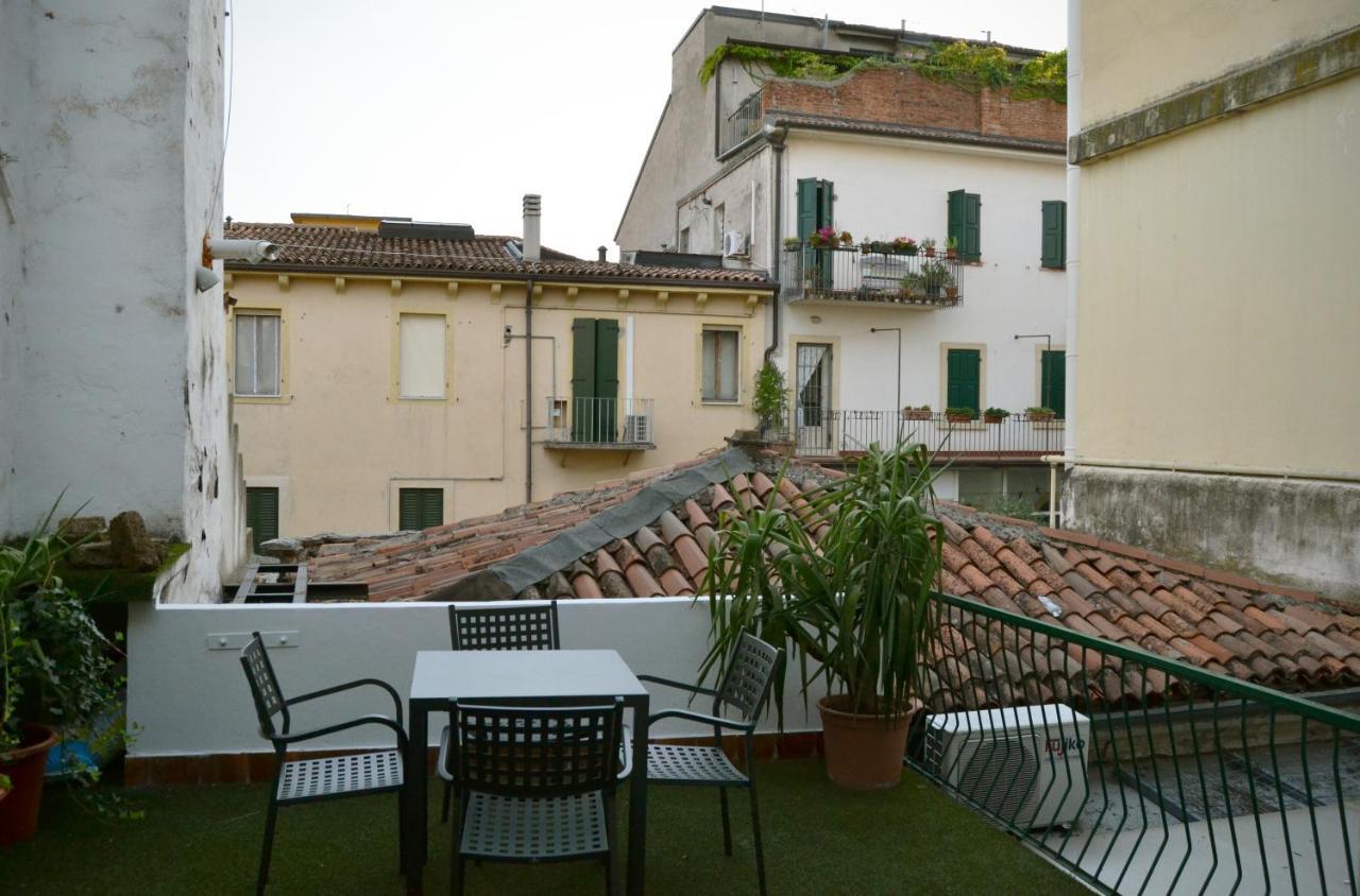 Gabrielli Rooms Et Apartments Sant Antonio Alloggio 4 M0230914084 Verona Exterior foto