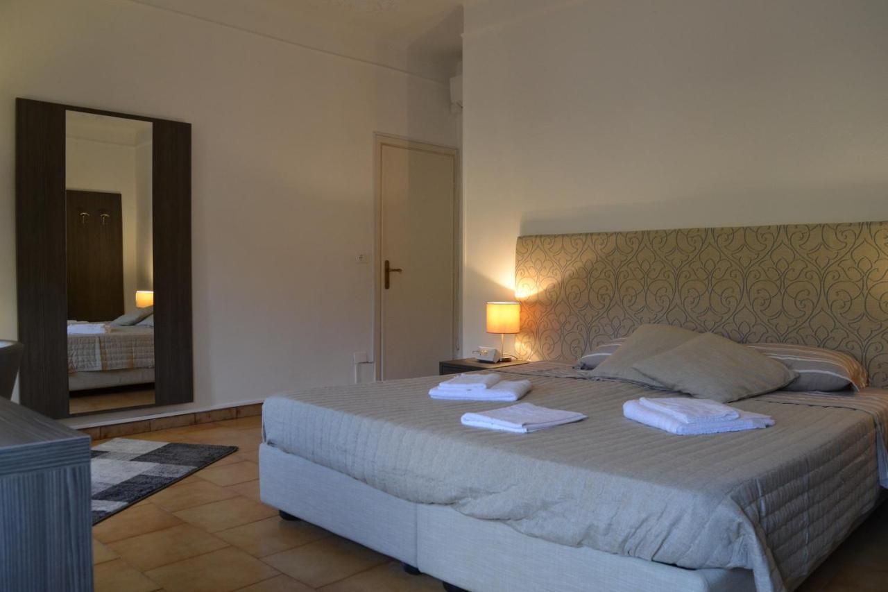 Gabrielli Rooms Et Apartments Sant Antonio Alloggio 4 M0230914084 Verona Exterior foto